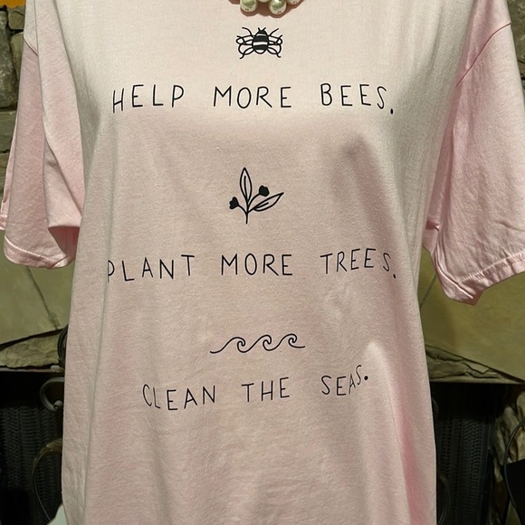NWOT  Gildan Pink Help More Bees Tshirt XXL - Picture 2 of 5
